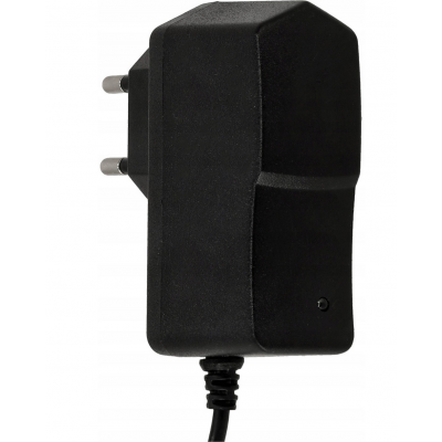 BERGE Zásuvný LED zdroj 12V - 18W - 1,5A